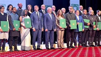 إعادة إحياء إسنا التاريخية.. وزيرة التنمية المحلية ومحافظ الأقصر يتسلمان جائزة الآغا خان العالمية للعمارة 2025 