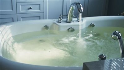 غرقت في البانيو.. مصرع رضيعة داخل حمام منزلها بالبحيرة