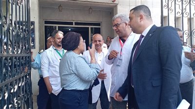 نائب وزير الصحة تعقد اجتماعا بمستشفى قنا العام لتطوير مراكز التميز في خدمات ما حول الولادة