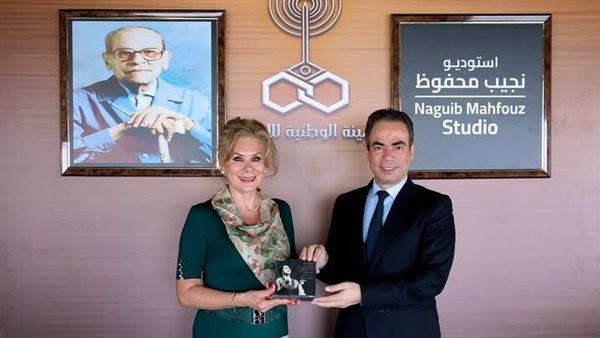 أحمد المسلماني وسفيرة