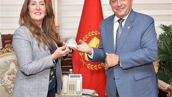 محافظ بورسعيد يستقبل