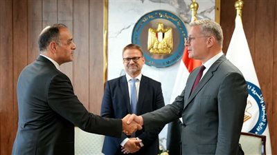 وزير البترول يبحث مع توتال إنرجيز تعزيز منظومة النقل الآمن للمنتجات البترولية وفق أحدث المعايير العالمية