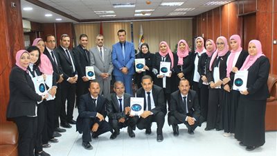 معتمد عالميًا.. تعليم سوهاج تكرم فريق التطوير التكنولوجي لإصداره أول مؤلف عربي في الأمن السيبراني