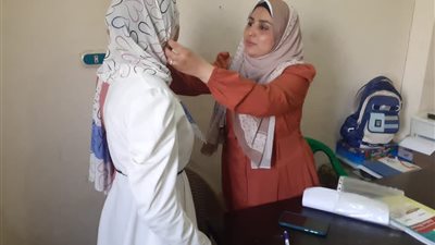 قافلة طبية بجامعة جنوب الوادي تقدم خدماتها لـ512 حالة بالبراهمة في نجع حمادي بقنا