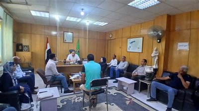 القيادات التنفيذية في الفيوم تعقد لقاءات مع المواطنين لبحث مشكلاتهم وإيجاد حلول مناسبة لها