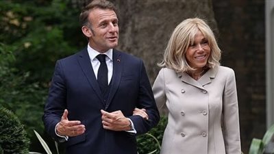 ماكرون وزوجته يستعدان لتقديم أدلة أمام المحكمة لإثبات أن السيدة الأولى امرأة حقيقية