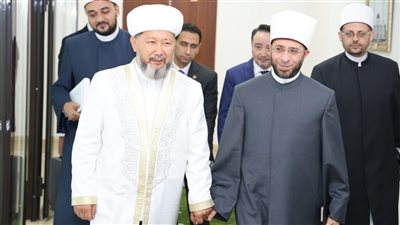 مفتي كازاخستان يستقبل وزير الأوقاف على هامش القمة الدولية لزعماء الأديان بأستانا
