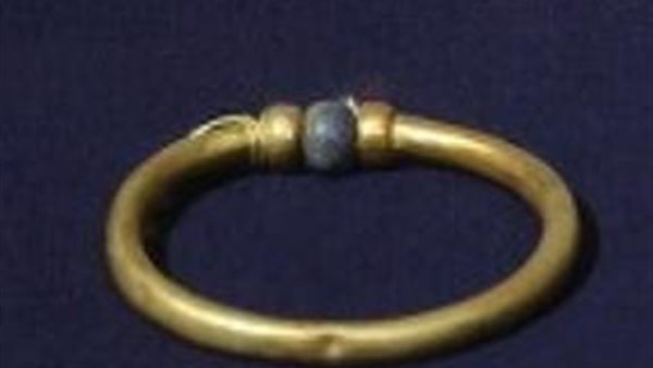 الأسورة المفقودة