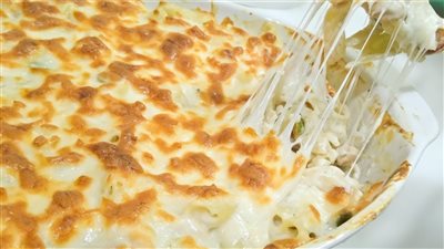 متكلفة وتشرفك.. طريقة عمل المكرونة بالبشاميل مع الجبنة الموتزاريلا