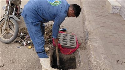 استعدادًا للشتاء.. أجهزة المنوفية تكثف أعمال تطهير وصيانة غرف صرف الأمطار
