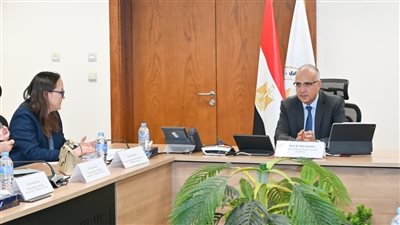 وزير الري يبحث مع البنك الأوروبي تعزيز التعاون بمشروعات المياه وإعادة تأهيل محطات الرفع
