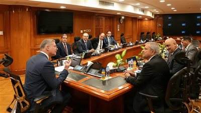 تعاون مصري كندي لاستغلال المصادر غير التقليدية للبترول في الصحراء الغربية