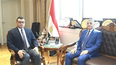 وزير الإسكان ومحافظ الإسماعيلية يتابعان عددا من ملفات العمل المشتركة