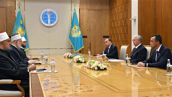 رئيس كازاخستان والوفد