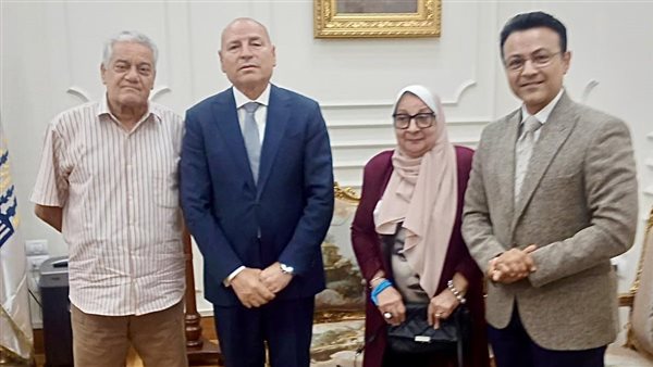 محافظ القاهرة يستقبل