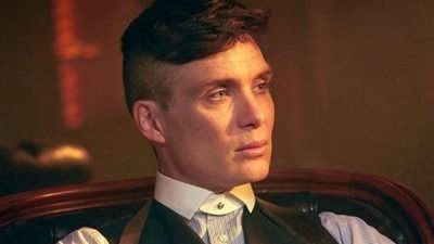 الفنان العالمي كيليان مورفي يفاجئ جمهوره بإحياء تراث أم كلثوم بمهرجان موسيقي