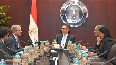 وزير الاستثمار يلتقي مؤسس شركة الكازار للطاقة لبحث فرص تعزيز التعاون بالطاقة المتجددة 