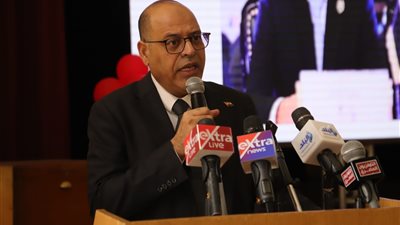 وزير العمل يفتتح ملتقى توظيف بمشاركة 33 شركة لتوفير فرص عمل للشباب