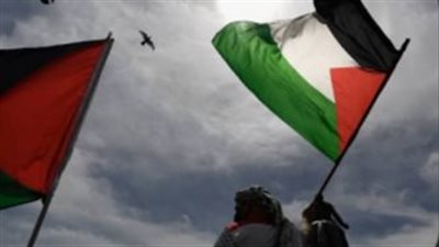 مسؤول فلسطيني يصف الاعترافات الدولية: هذا وعد بلفور الفلسطيني.. العالم معنا