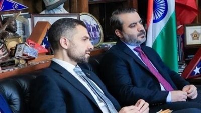 وزير الخارجية السوري يظهر وخلفه علم إسرائيل خلال زيارته إلى واشنطن