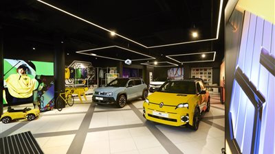 يضم تشكيلة سيارات كهربائية.. رينو تفتتح متجرها الرئيسي في لندن