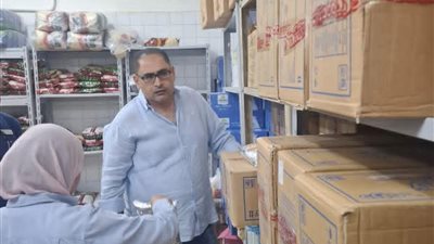 إعدام 6 أطنان أغذية ومشروبات فاسدة بمدينة شرم الشيخ في حملة مكبرة لمراقبة الأغذية| صور 