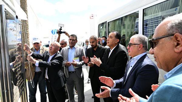 رئيس الوزراء يفتتح