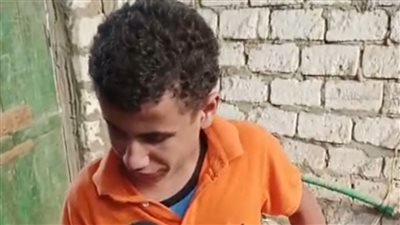 أول تعليق من الشاب الكفيف شنودة بعد تصدره التريند بعمله في ورشة لحام: نفسي في بيت وموبايل | خاص 