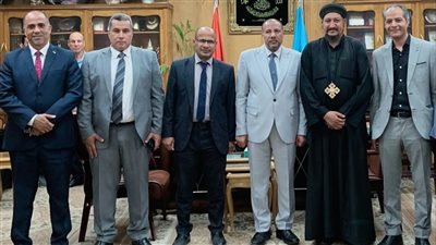 نائب رئيس جامعة الأزهر يستقبل كاهن كنيسة ماريوحنا المعمدان بمطرانية الأقباط الأرثوذكس بدوينة في أسيوط