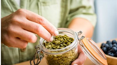 أبرزها دعم صحة القلب.. دراسة تكشف عن فوائد بذور اليقطين 