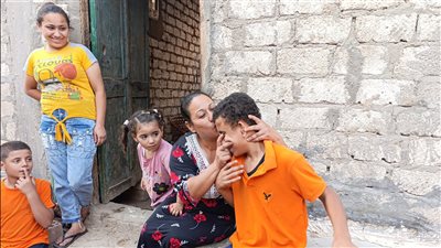 شنودة.. قصة طالب كفيف من المنيا تحدى الإعاقة بالعمل والدراسة