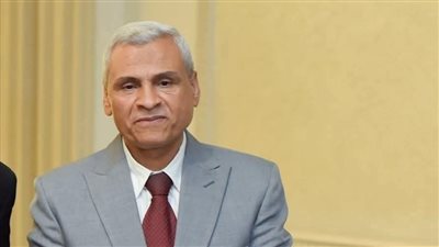 وفاة مدير مدرسة بقنا خلال الطابور الصباحي.. ونقيب المعلمين يوجه بمساندة أسرته