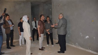 لاستيعاب الإقبال المتزايد.. محافظ الوادي الجديد يوجّه بتخصيص برج سكني مقرا لإقامة الطالبات المغتربات