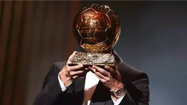 من يتوج بالكرة الذهبية؟
