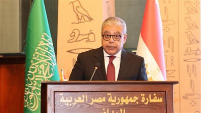 السفير المصري بالرياض ينقل تهنئة الرئيس السيسي لخادم الحرمين بمناسبة اليوم الوطني الـ95