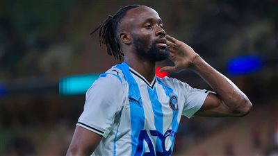 أول من سجل هاتريك.. فيستون ماييلي يحقق رقما قياسيا في كأس الإنتركونتيننتال