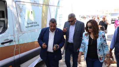 وزيرة التنمية المحلية توجّه بوضع جدول تشغيل منظم لسيارة المركز التكنولوجي المتنقل بمدينة شرم الشيخ 