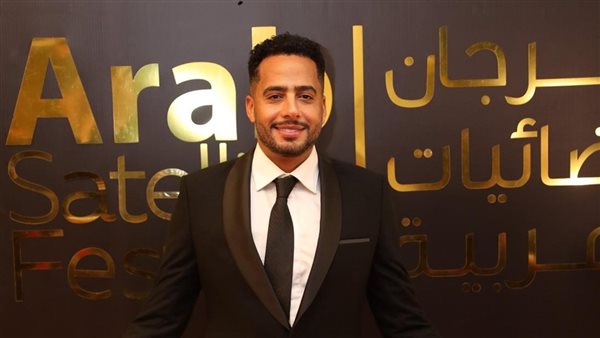 الفنان عصام السقا