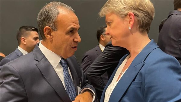 وزير الخارجية ونظيرته