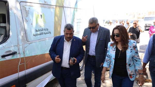 جانب من جولة الوزيرة