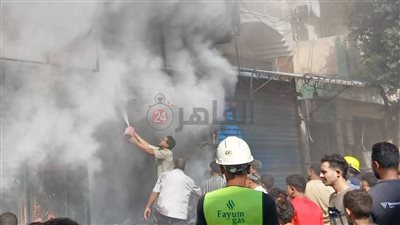 بسبب ماس كهربائي.. السيطرة على حريق محل أحذية في إطسا بالفيوم