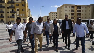 للأسبوع الثاني على التوالي.. محافظ بورسعيد يتفقد مدينة سلام مصر ويوجه بتعزيز الخدمات الصحية والتموينية وتشغيل السوق التجاري