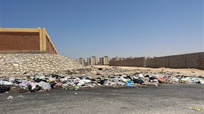 تفاقم أزمة انتشار القمامة في شوارع العريش وسط استياء الأهالي