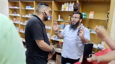 تموين أسيوط وهيئة الدواء المصرية يضبطان صيدلية تعمل بدون ترخيص وبحوزتها أدوية منتهية الصحية بمنفلوط