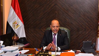 وزير العمل يعتمد صرف 800 ألف جنيه رعاية صحية وإعانات حوادث لـ 217 عاملًا في 6 محافظات