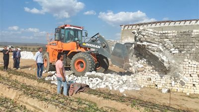 لعدم استكمال إجراءات التصالح.. حملات موسعة لإزالة مخالفات بناء في المنوفية