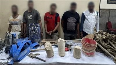 استخرجوا 3 قطع يشتبه في أثريتها.. ضبط المتهمين بالتنقيب عن الآثار بالسيدة زينب 