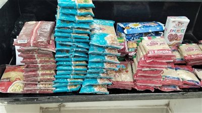 ضبط سلع غذائية منتهية الصلاحية وتحرير 498 محضرا تموينيا خلال حملات مكبرة بأسيوط