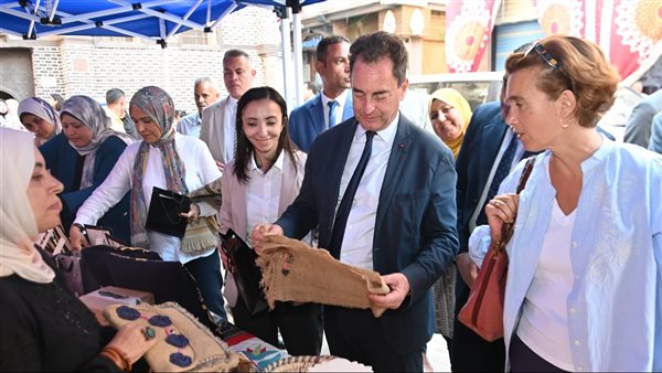 السفير الفرنسي خلال