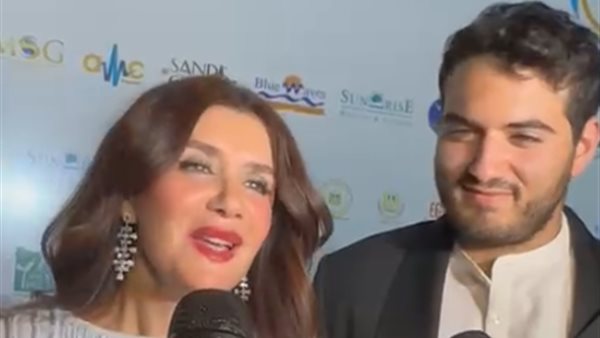 غادة عادل ونجلها